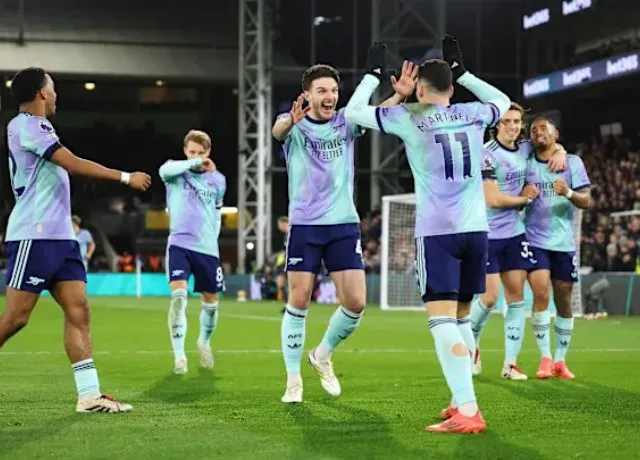 Arsenal trở lại cuộc đua NHA